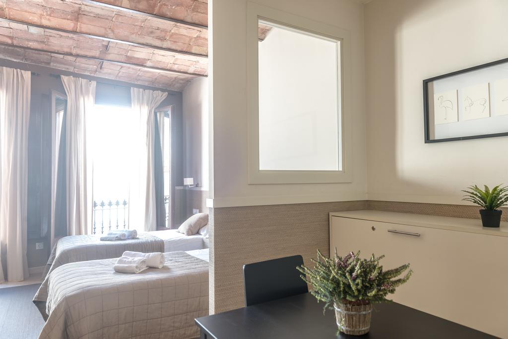 Apartments Hhb บาร์เซโลนา ภายนอก รูปภาพ