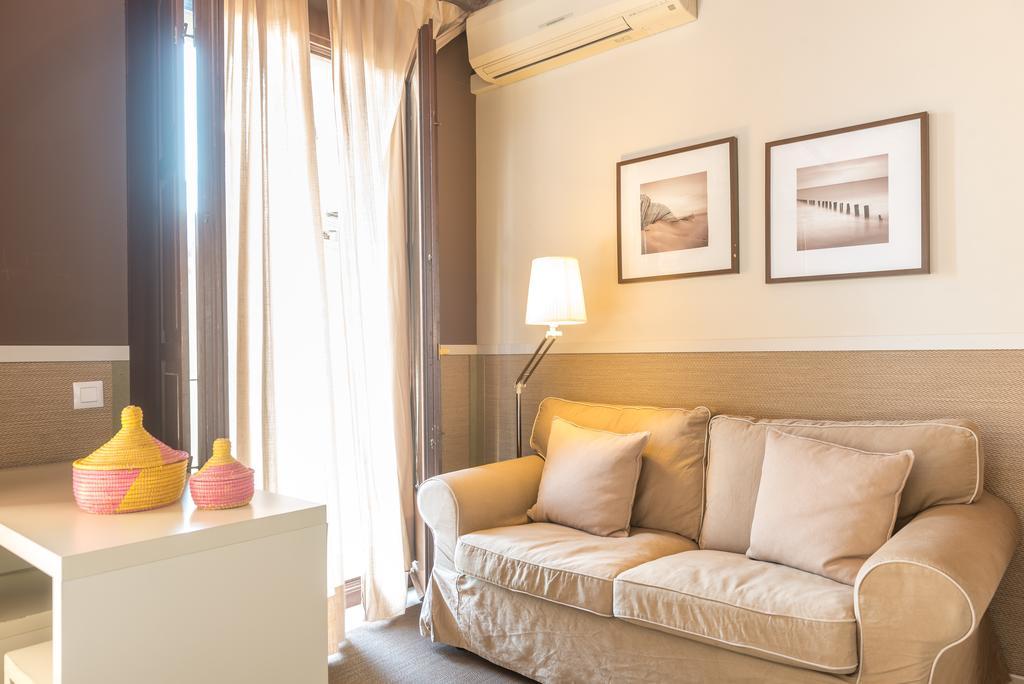 Apartments Hhb บาร์เซโลนา ภายนอก รูปภาพ